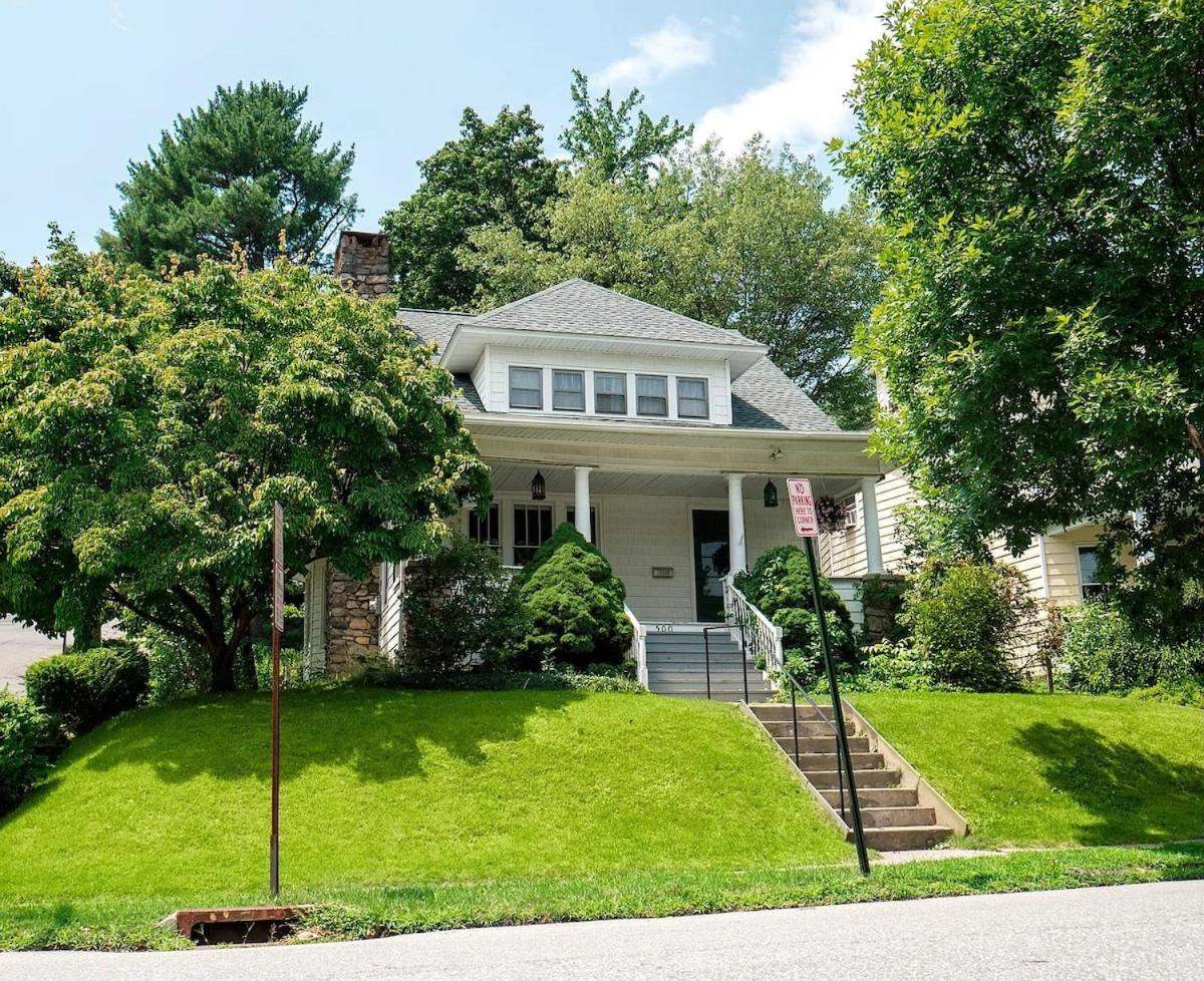 The Farmhouse At Fort Hill Peekskill Exterior foto